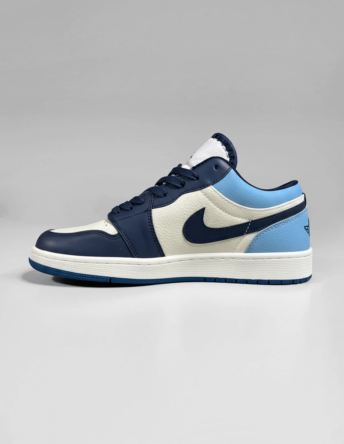 کفش روزانه زنانه نایکی Air Jordan 1 Low LX W