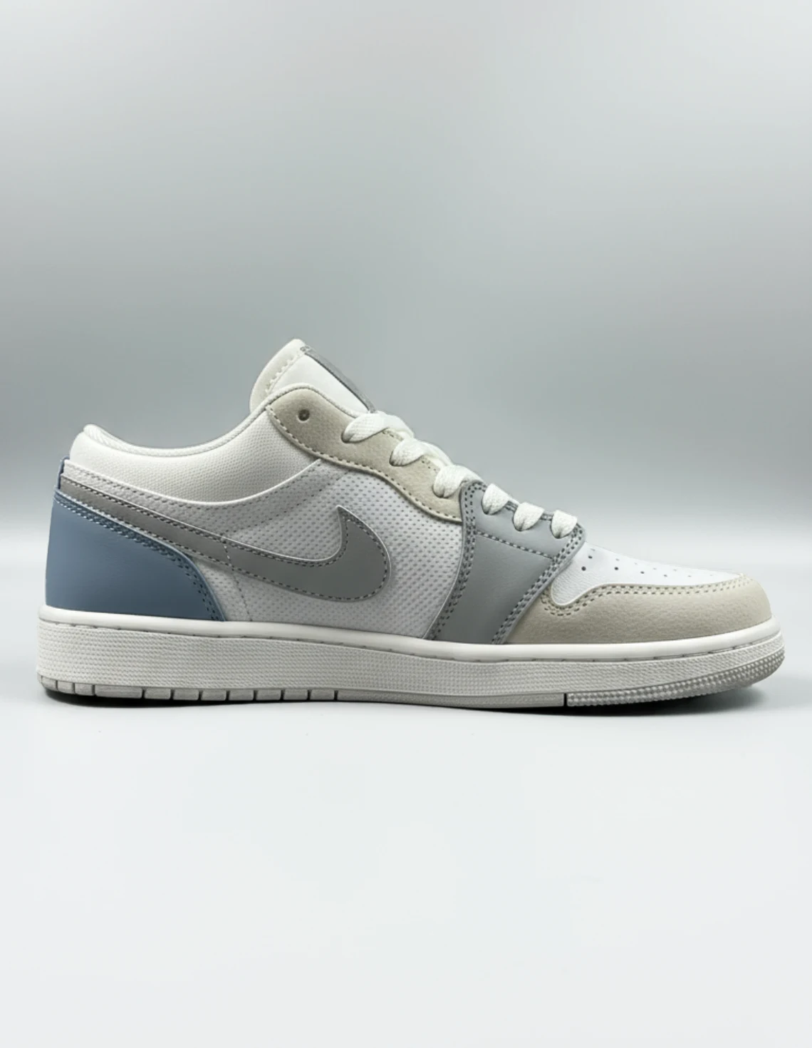 کفش روزانه مردانه نایکی Air Jordan 1 Low LX M