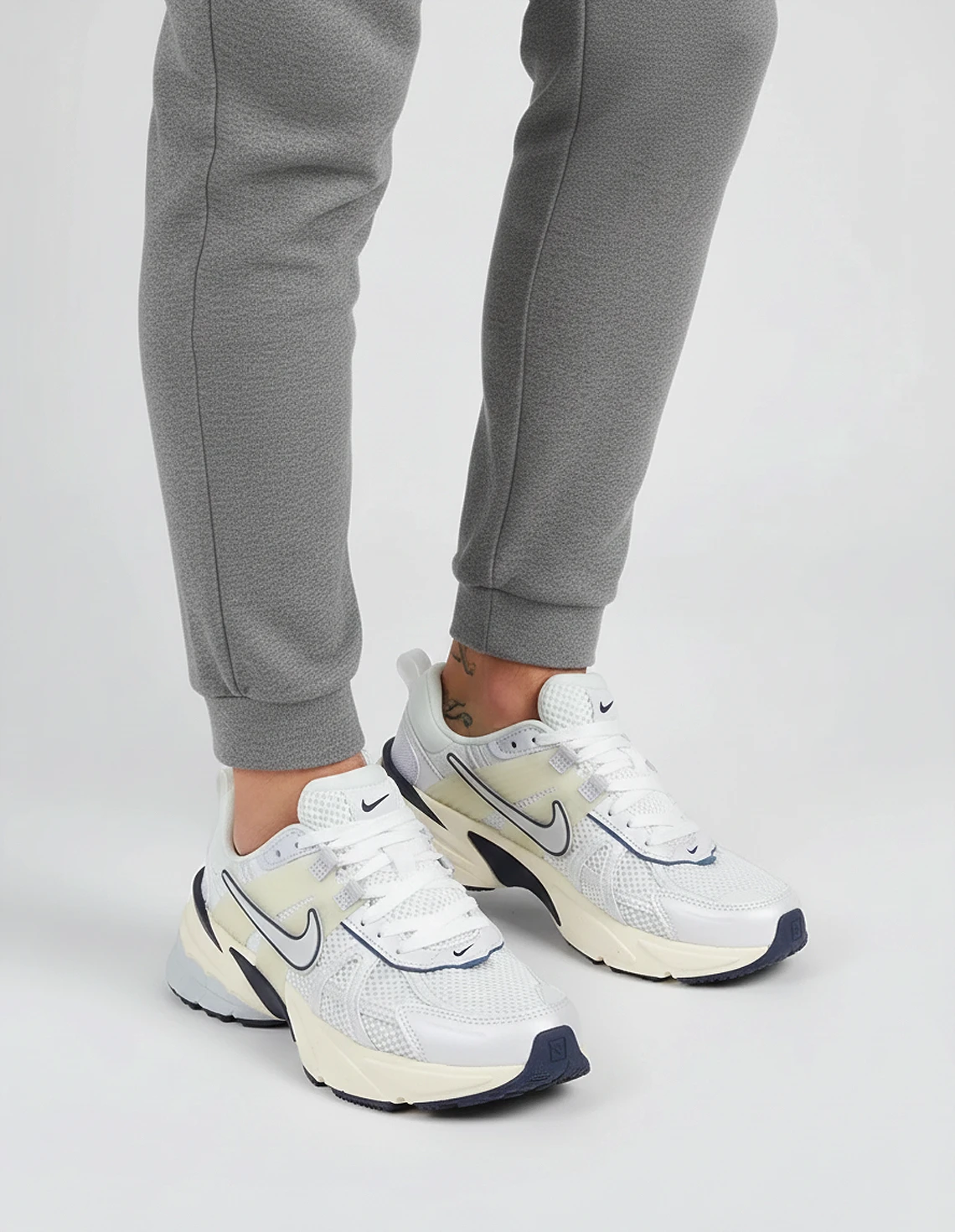 کفش دویدن مردانه نایکی V2K Run M